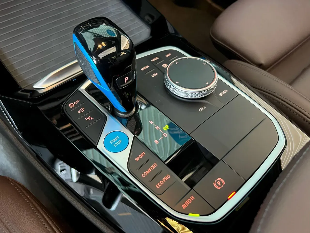 BMW IX3 - Miniatura 10