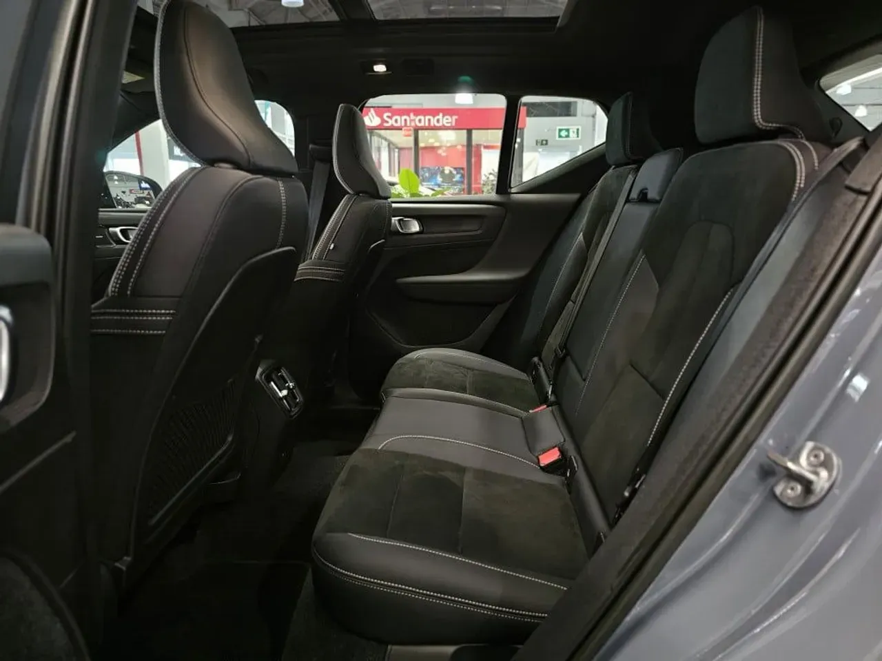 Volvo XC40 Recharge - Miniatura 19