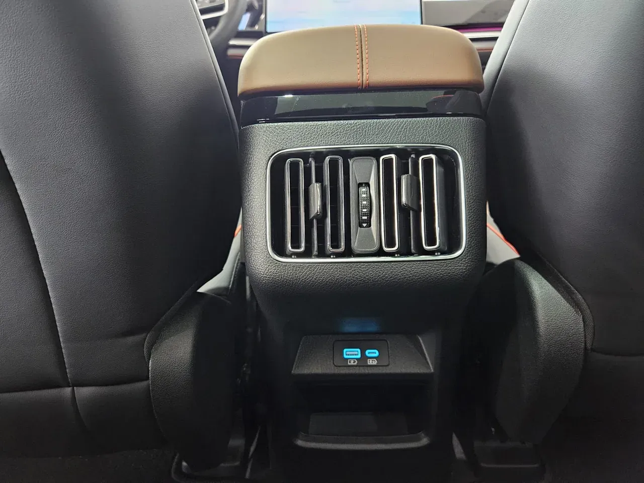 BYD Song Plus Dm-i Plug-in Hybrid - Miniatura 12