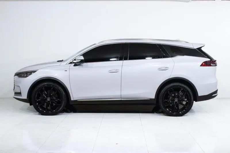 BYD Tang - Miniatura 11