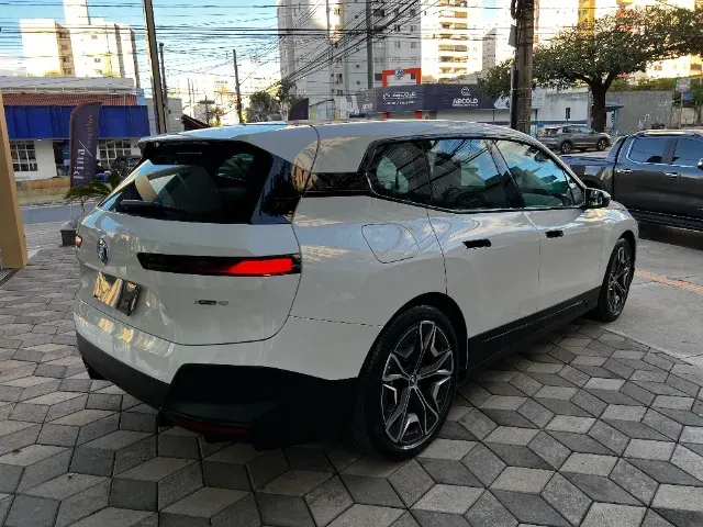 BMW Ix - Miniatura 4