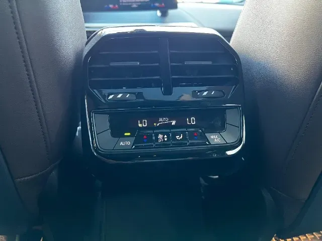 BMW Ix - Miniatura 11
