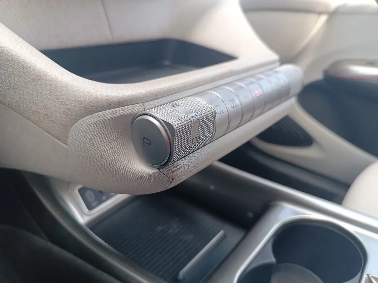 BYD Dolphin - Miniatura 17