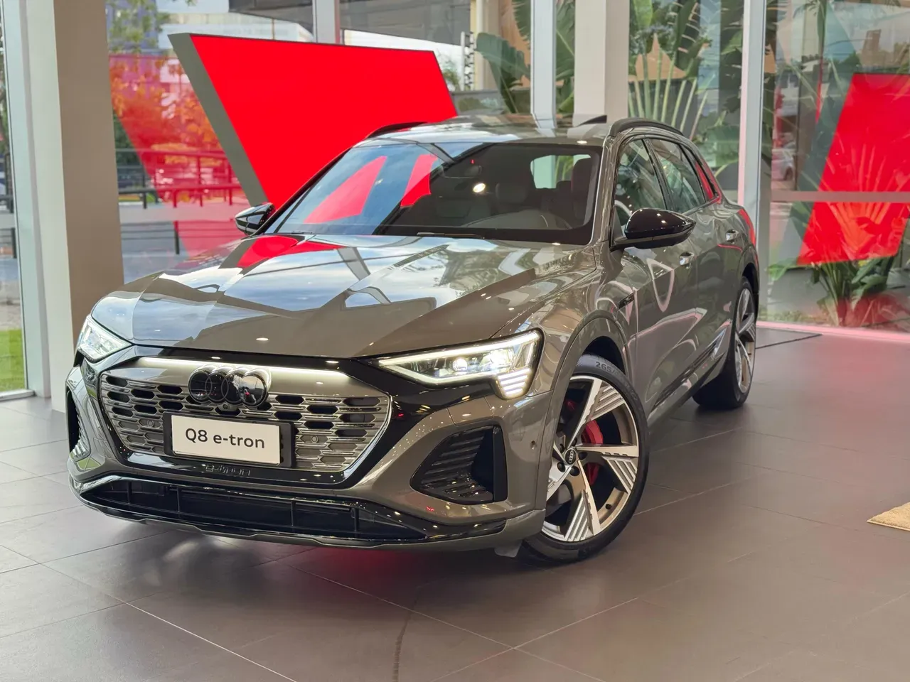 Audi Q8 E-tron - Miniatura 2