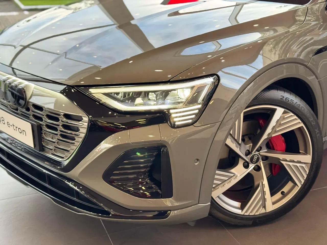 Audi Q8 E-tron - Miniatura 3