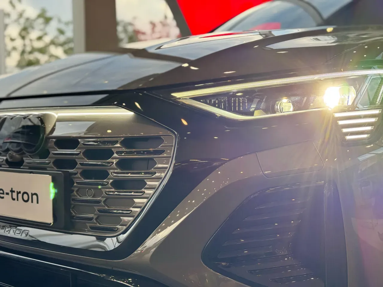 Audi Q8 E-tron - Miniatura 4