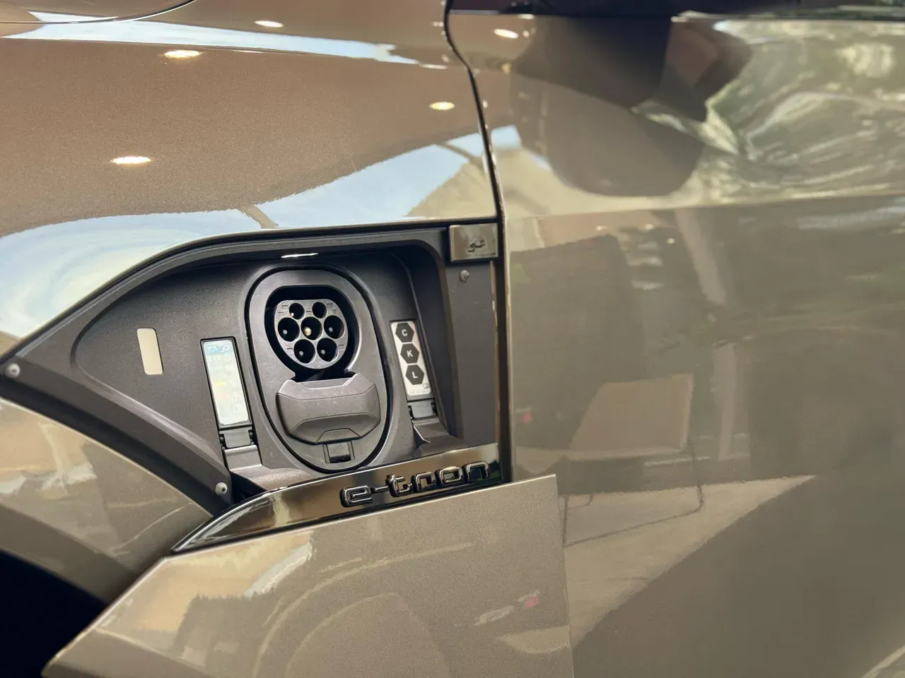 Audi Q8 E-tron - Miniatura 5