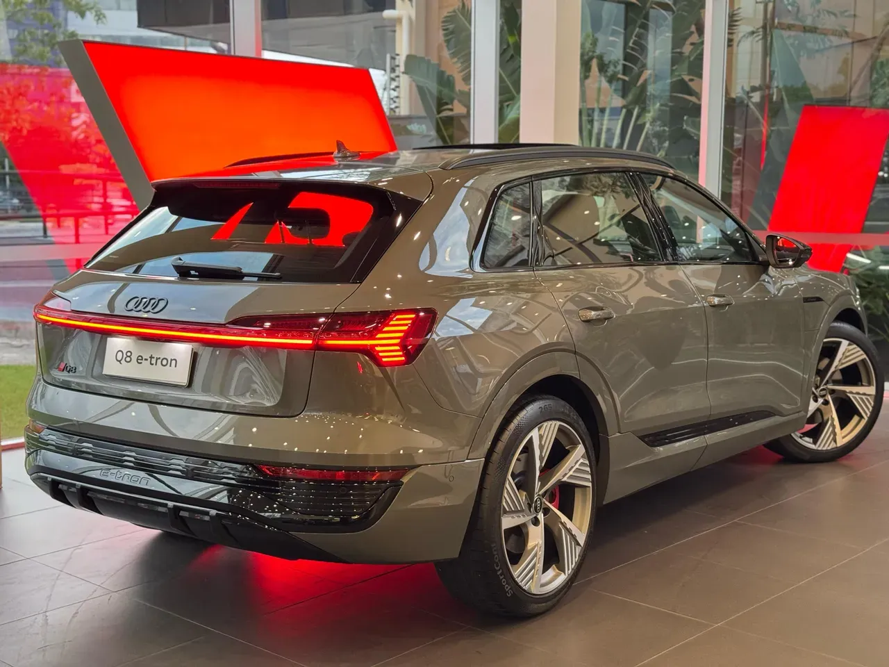 Audi Q8 E-tron - Miniatura 8