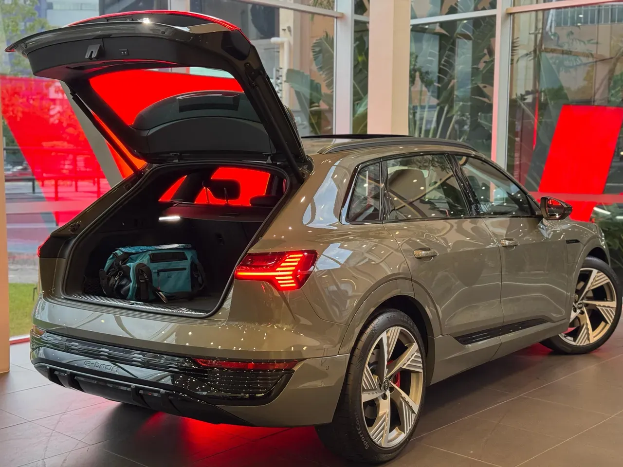 Audi Q8 E-tron - Miniatura 10