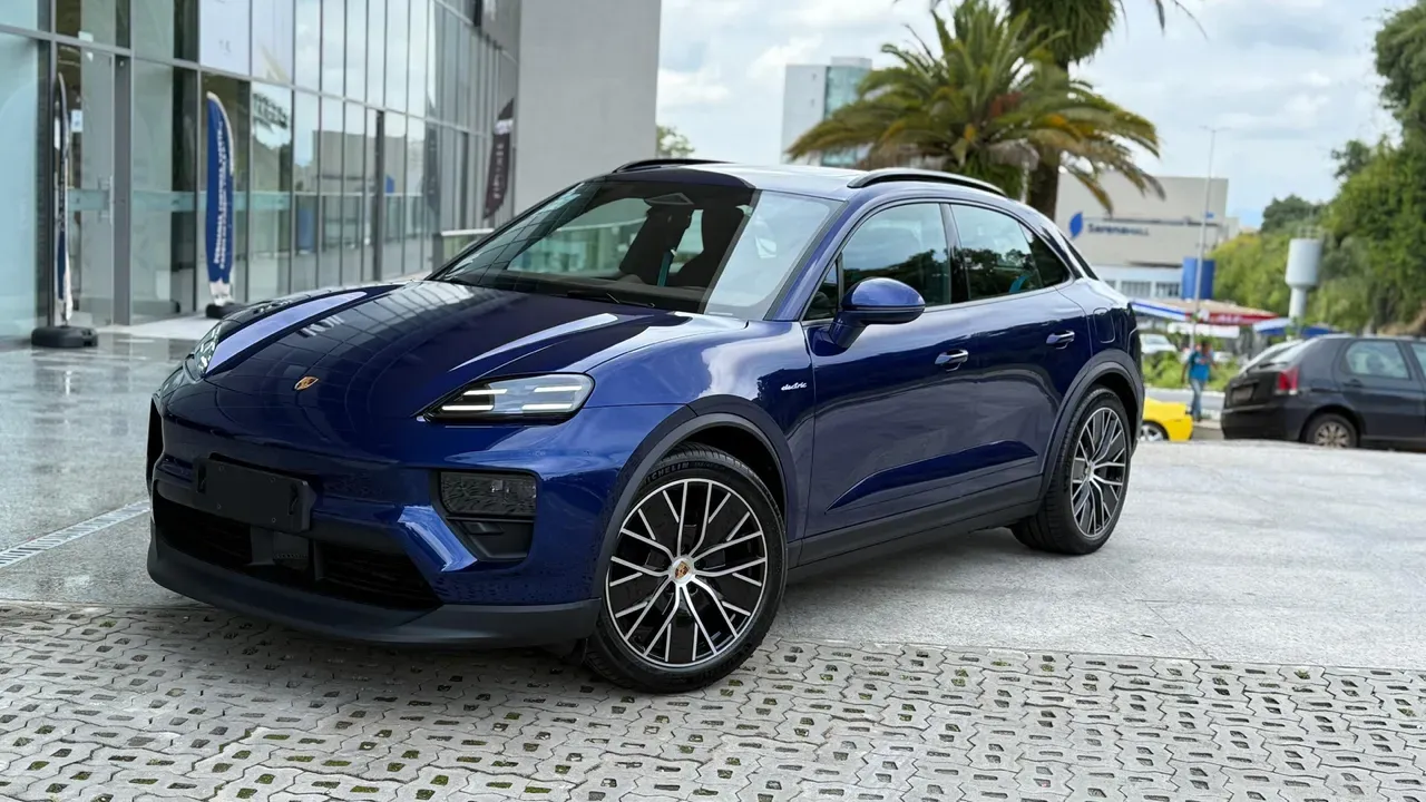 Foto de um porsche macan