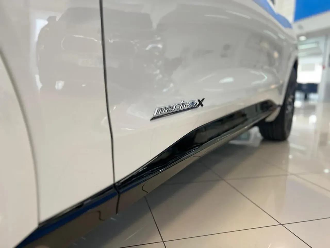 Ford Mustang Mach-e - Miniatura 10