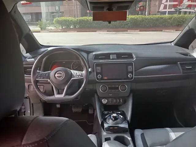 Nissan Leaf - Miniatura 6