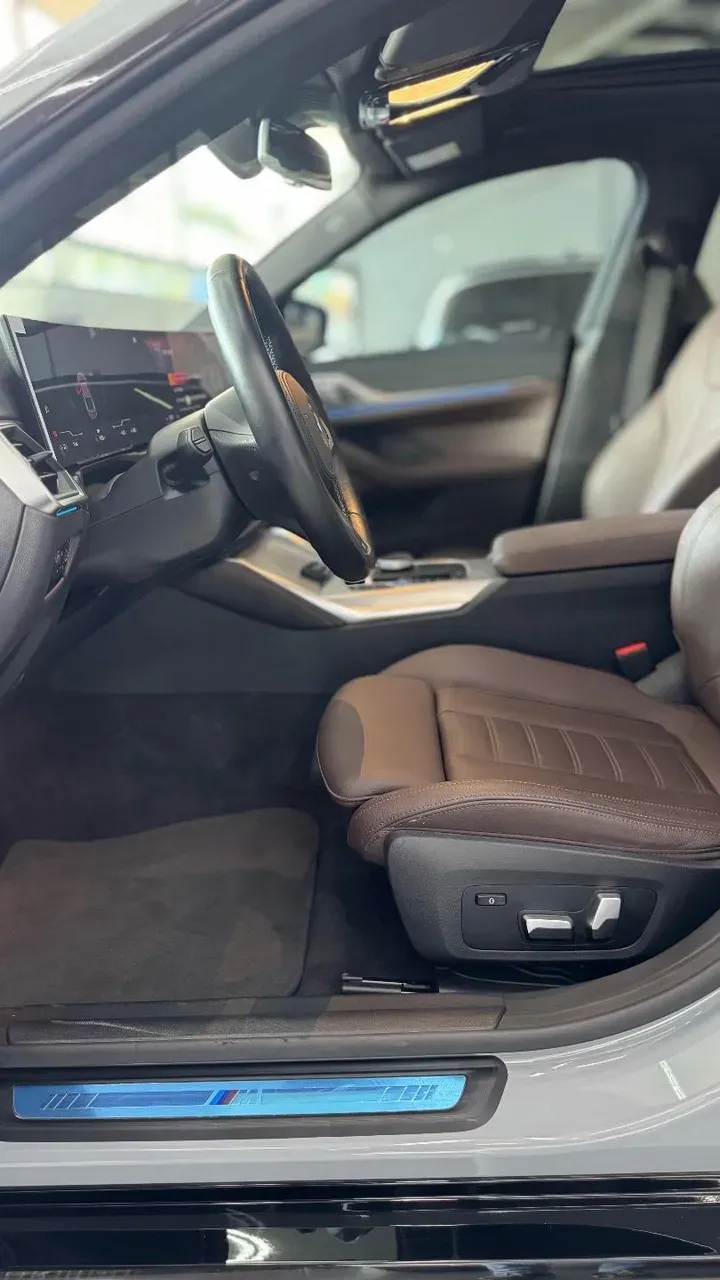 BMW I4 - Miniatura 9