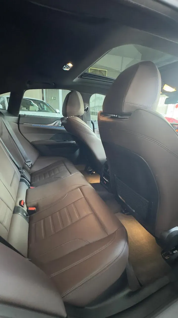 BMW I4 - Miniatura 12