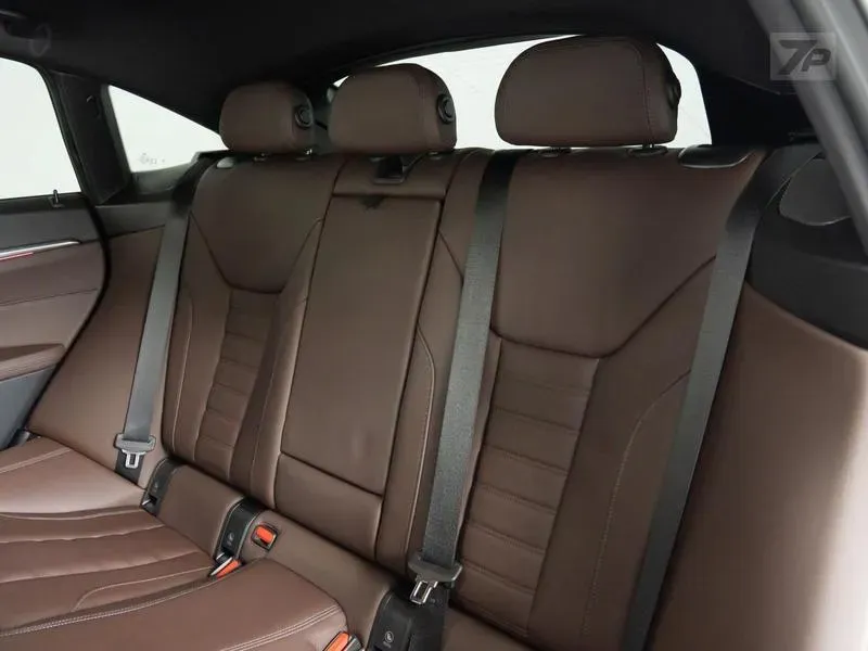 BMW I4 Edrive40 - Miniatura 9