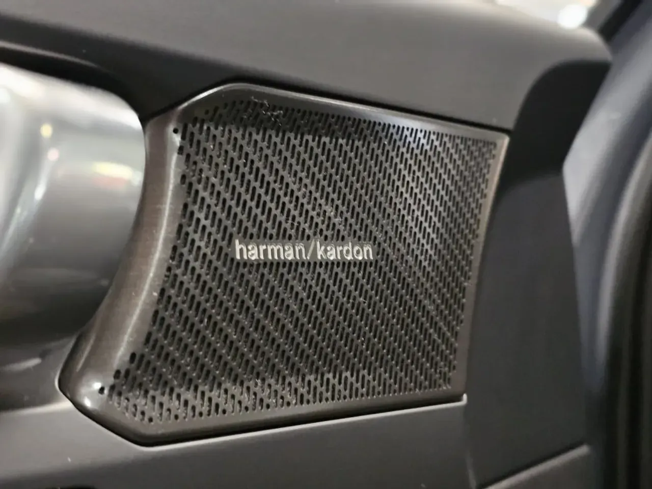 Volvo XC40 Recharge - Miniatura 15