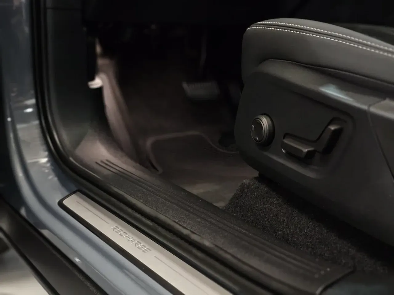 Volvo XC40 Recharge - Miniatura 6