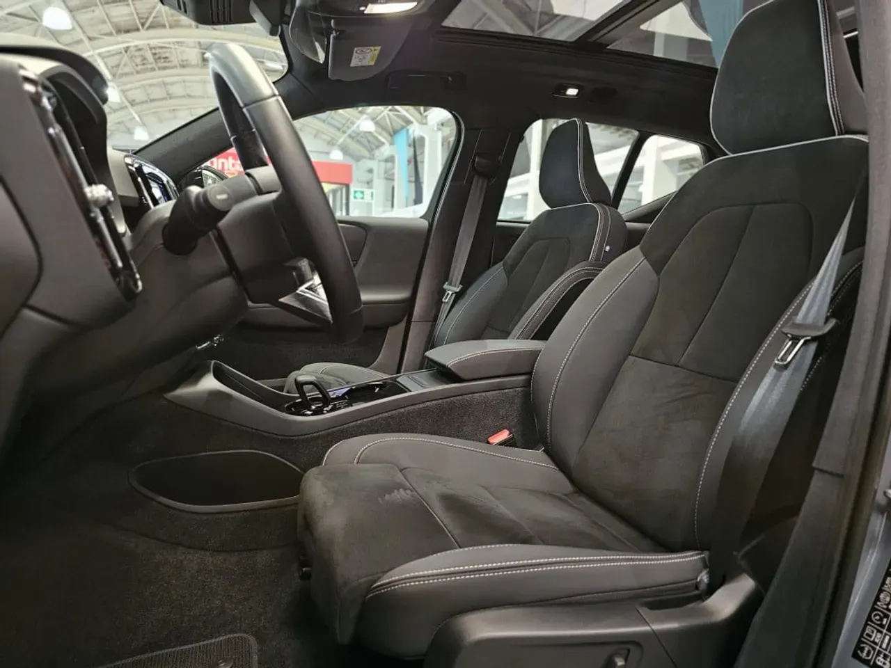 Volvo XC40 Recharge - Miniatura 13