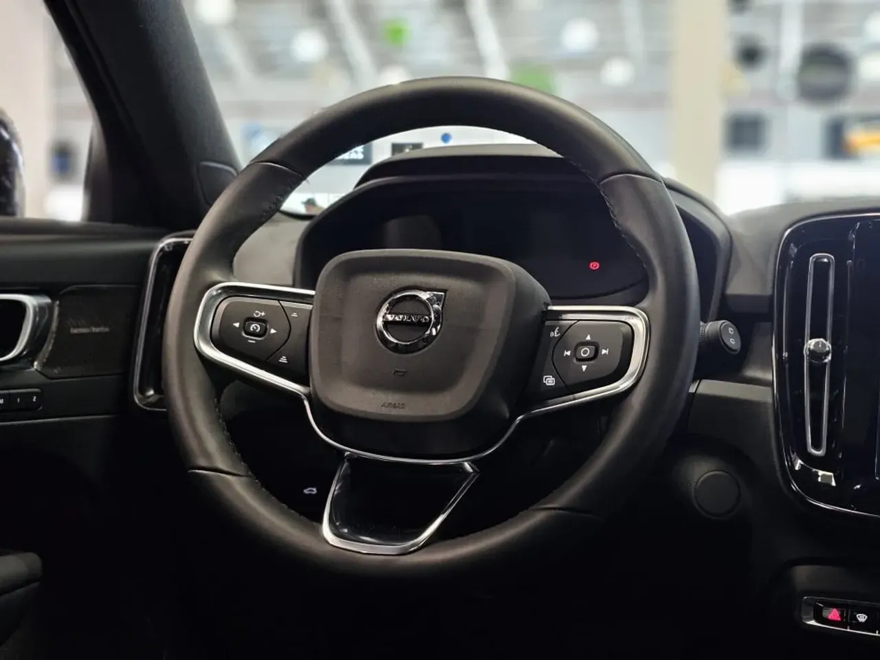 Volvo XC40 Recharge - Miniatura 15