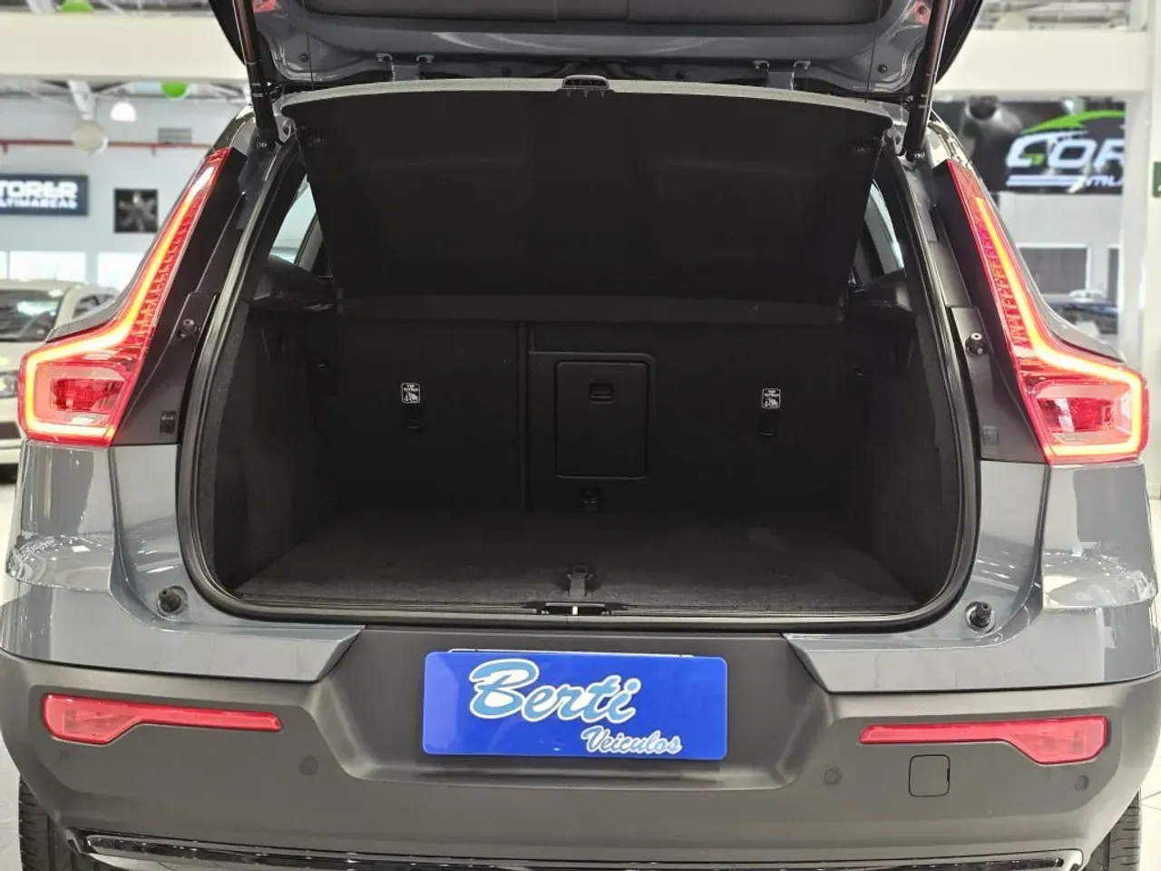 Volvo XC40 Recharge - Miniatura 20