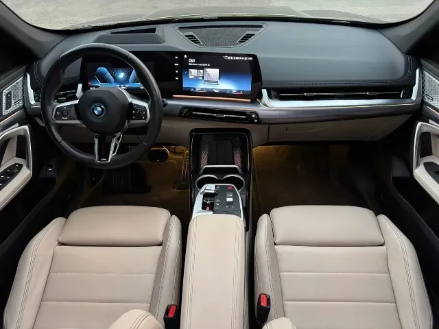 BMW IX1 - Miniatura 10
