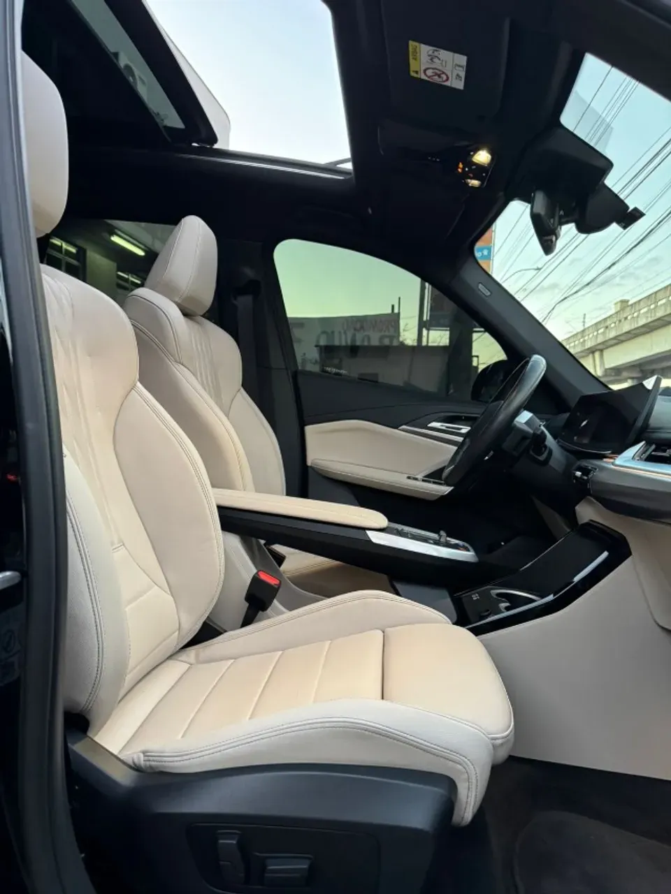 BMW IX1 - Miniatura 11