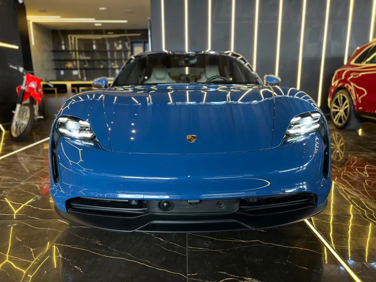 Porsche Taycan - Miniatura 2