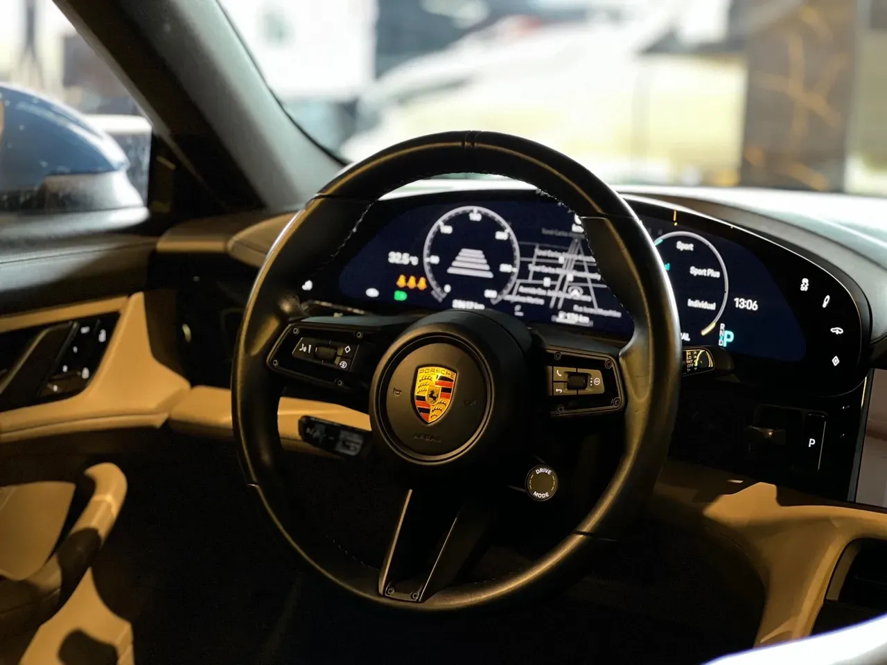 Porsche Taycan - Miniatura 13
