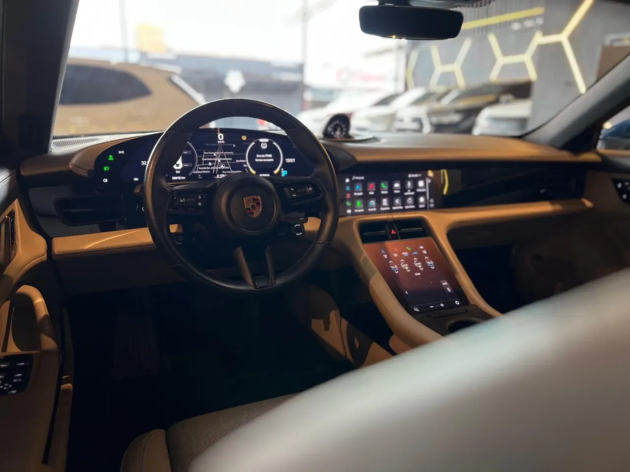 Porsche Taycan - Miniatura 14