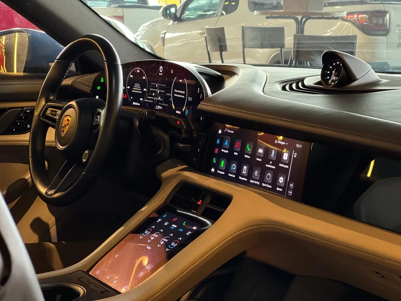 Porsche Taycan - Miniatura 18