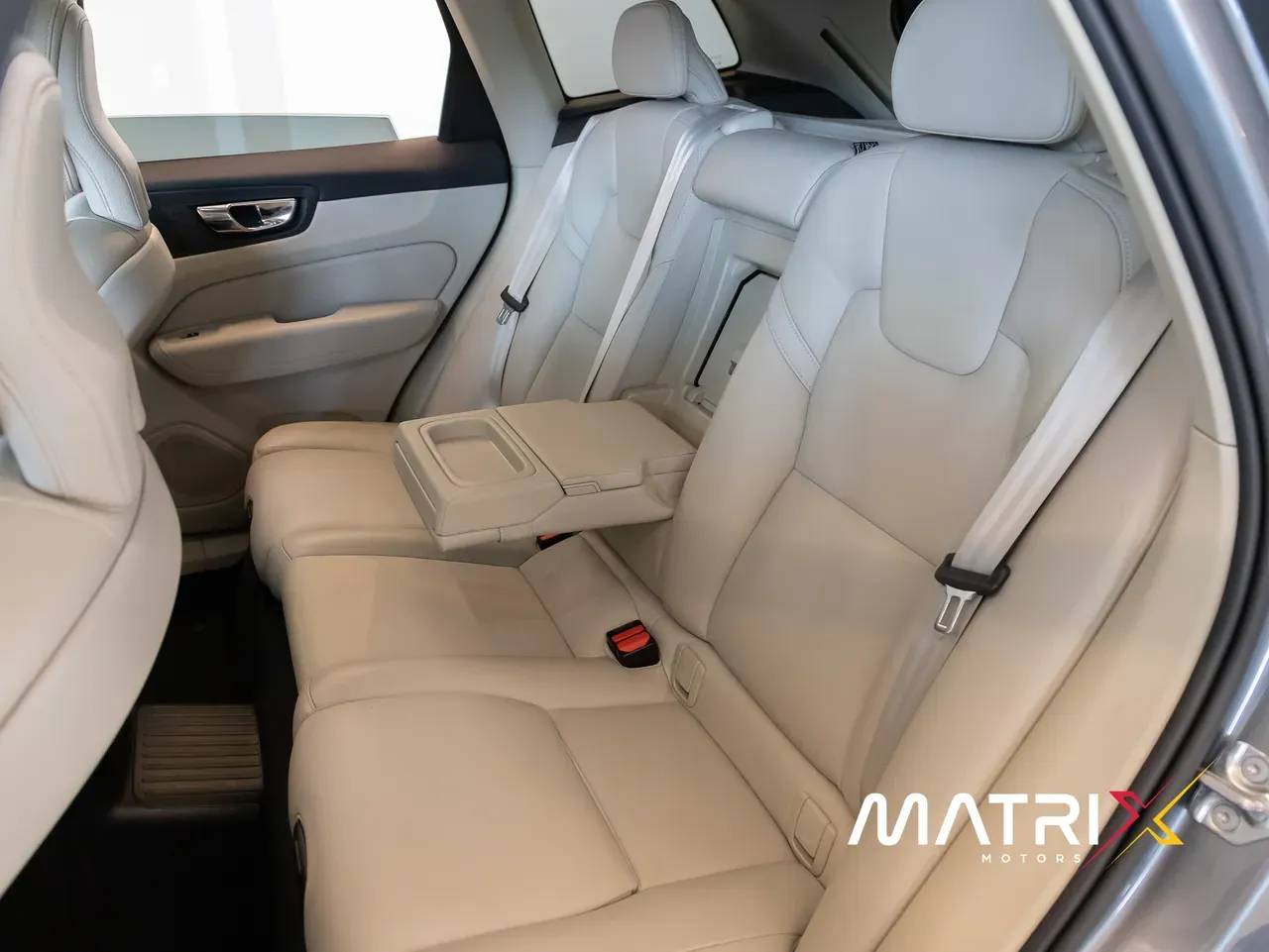 Volvo Xc60 - Imagem 17