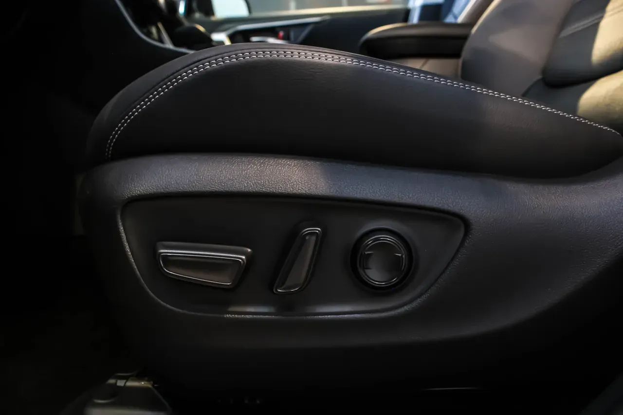 Toyota Rav4 EV - Imagem 12