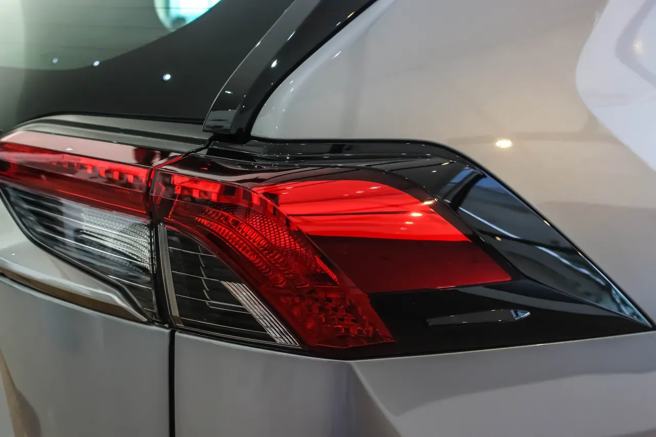 Toyota Rav4 EV - Imagem 18