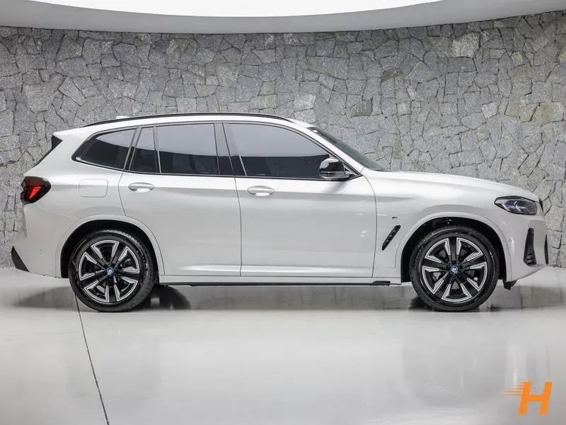 BMW IX3 - Imagem 3