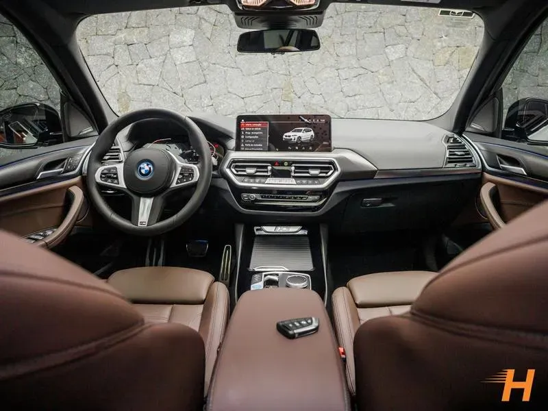 BMW IX3 - Imagem 10
