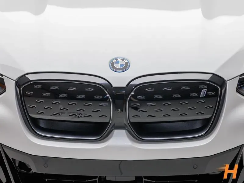 BMW IX3 - Imagem 18