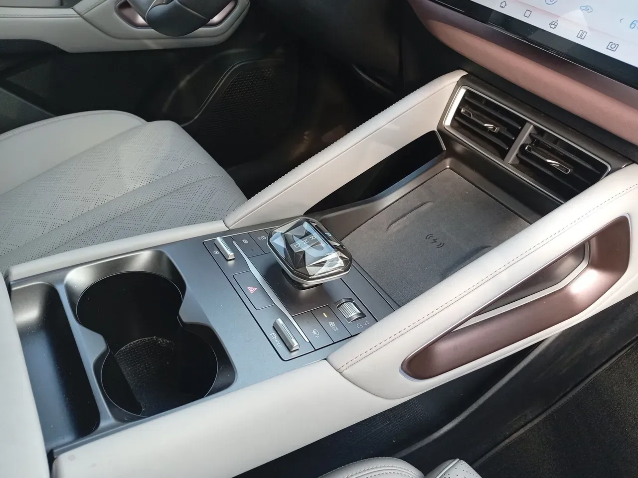 BYD Yuan Pro - Imagem 17