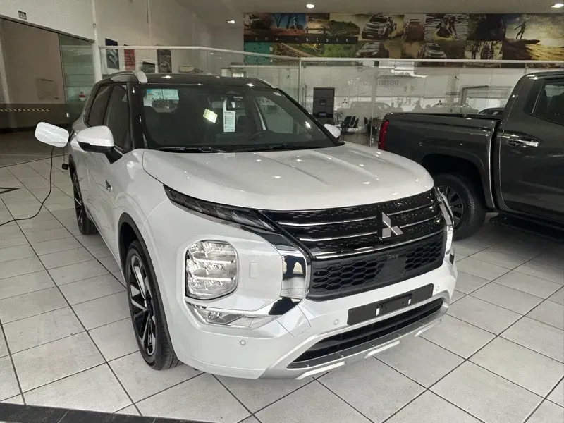 Mitsubishi Outlander Plug-in Hybrid - Imagem 6