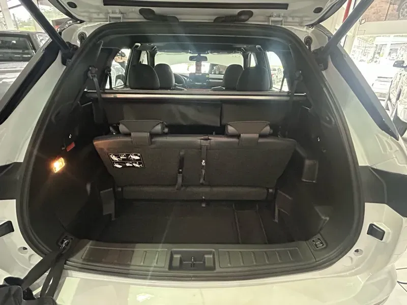 Mitsubishi Outlander Plug-in Hybrid - Imagem 12