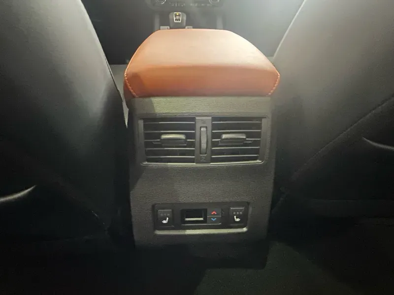 Mitsubishi Outlander Plug-in Hybrid - Imagem 14