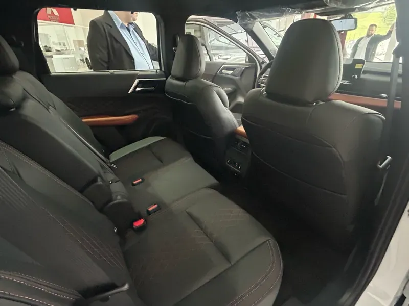 Mitsubishi Outlander Plug-in Hybrid - Imagem 17