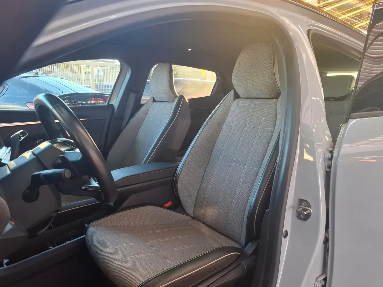 Renault Megane E-tech Electric - Imagem 15