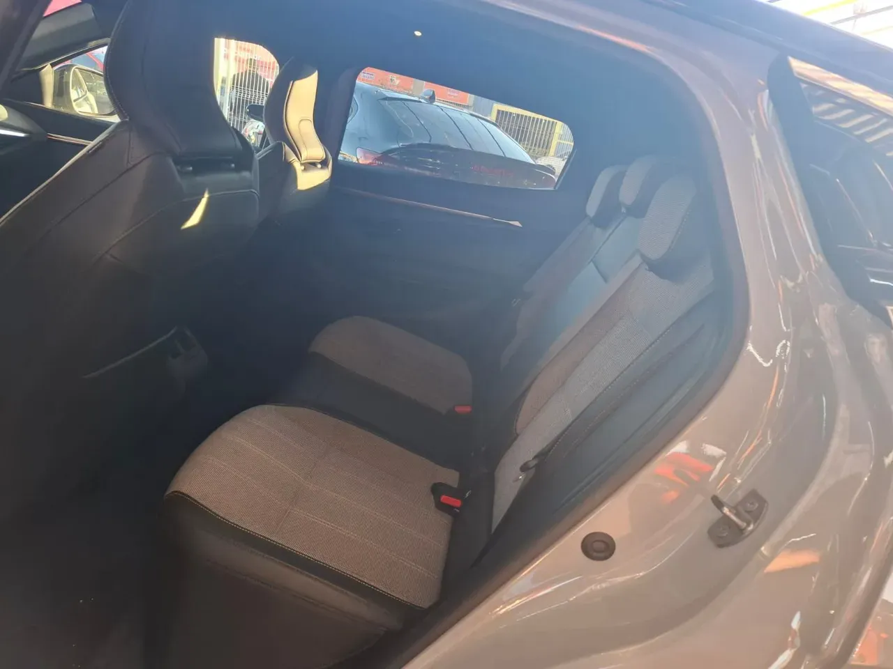 Renault Megane E-tech Electric - Imagem 16