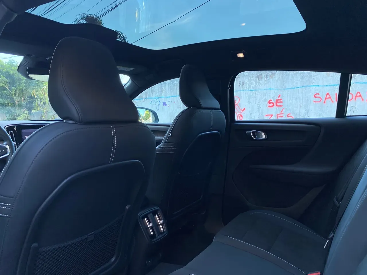 Volvo C40 Recharge - Imagem 11