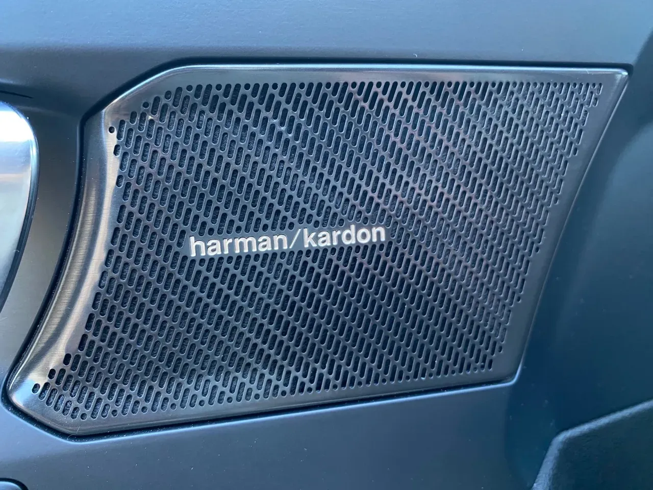 Volvo C40 Recharge - Imagem 12