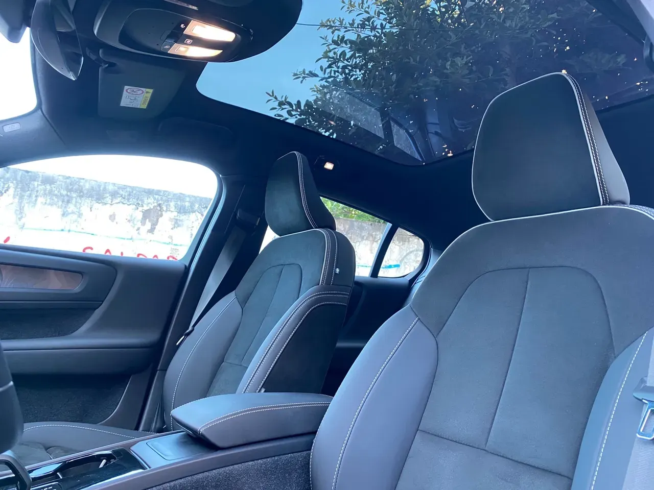 Volvo C40 Recharge - Imagem 13