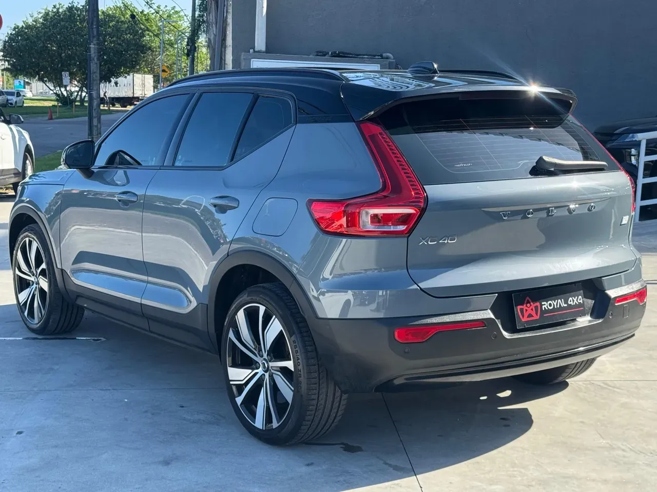 Volvo XC40 Recharge - Imagem 4