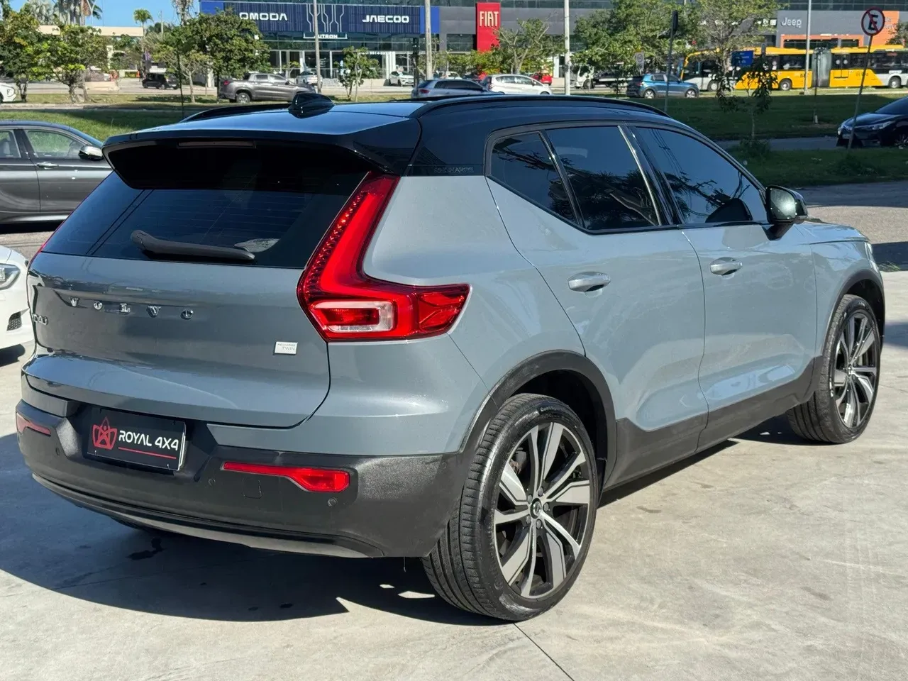 Volvo XC40 Recharge - Imagem 6