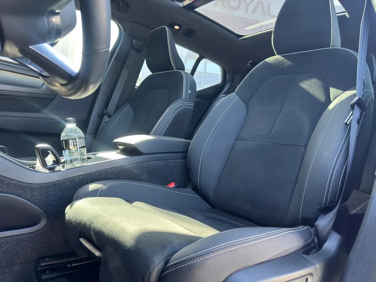 Volvo XC40 Recharge - Imagem 8