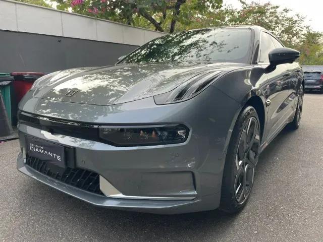 Zeekr 001
